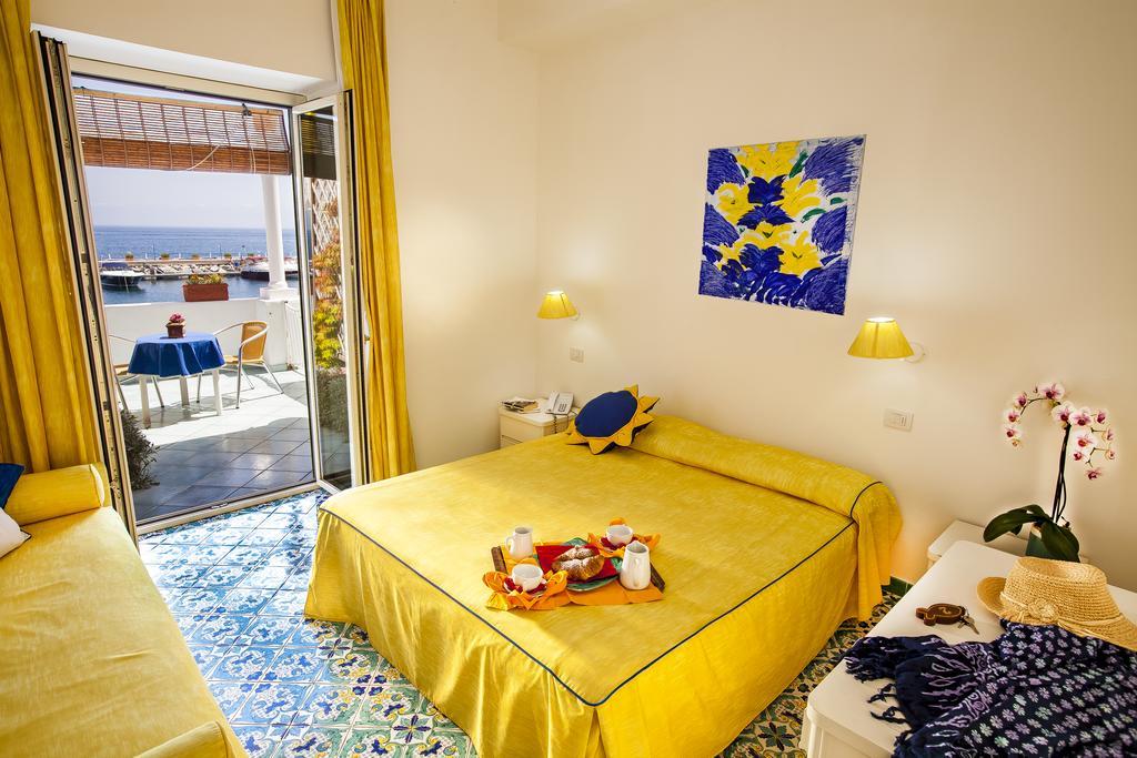 Hotel La Sirenella Lacco Ameno  Esterno foto